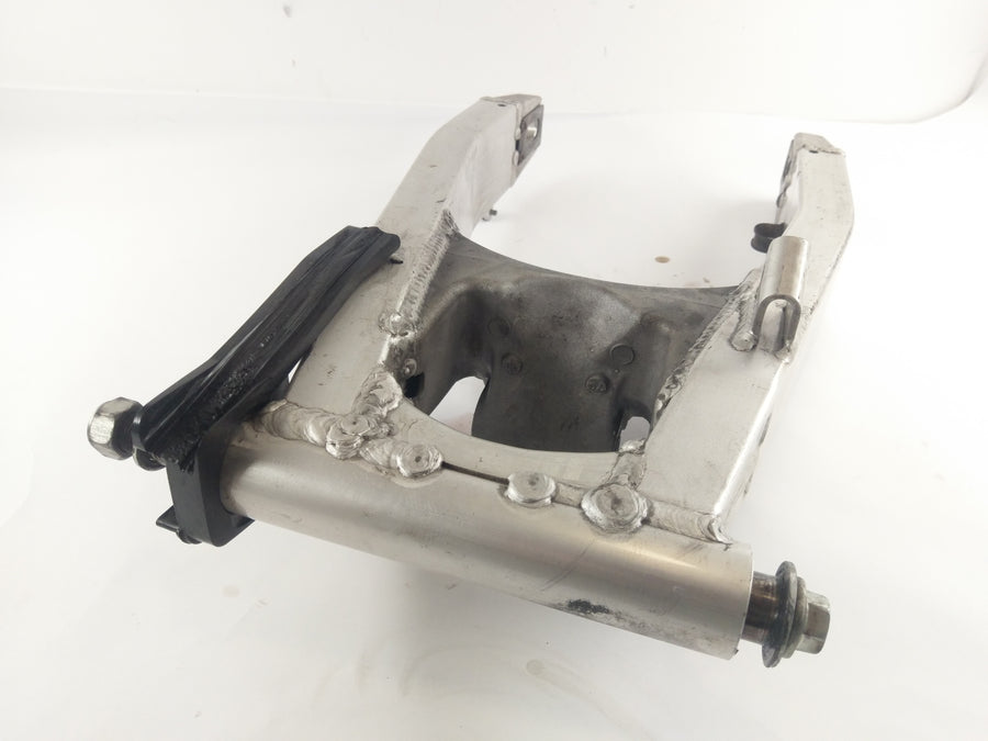 Suzuki GSF 1200 S GV75A [1998] - Swingarm Rear swingarm