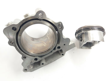 Aprilia RST 1000 Futura [2004] - Cylindre avec des pistons - 0