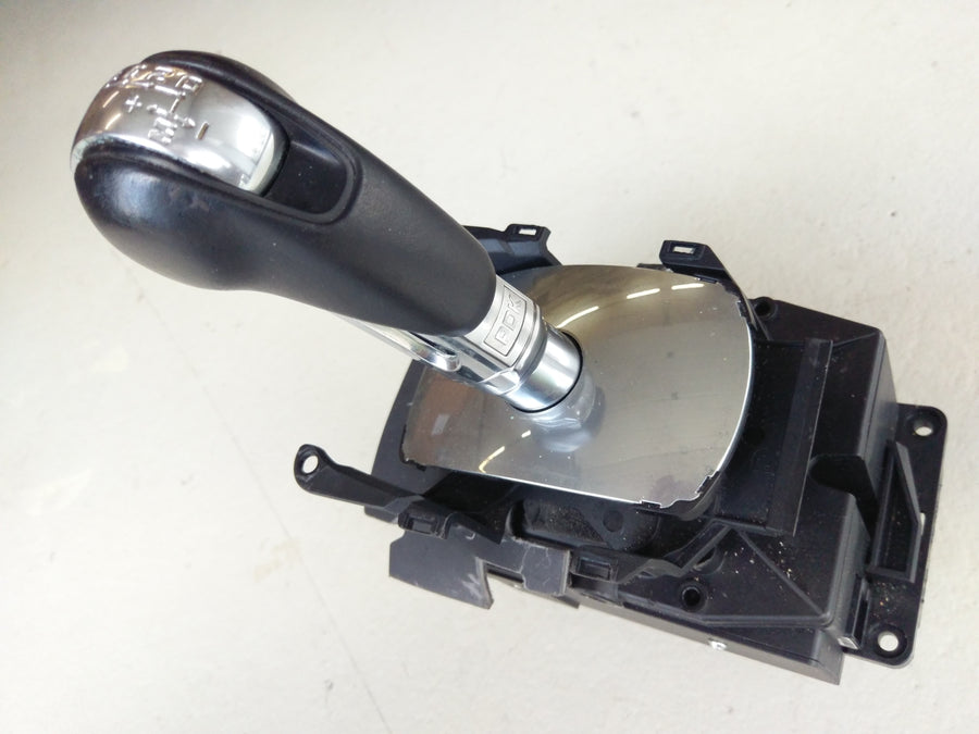 Porsche Panamera Turbo [2010] - Gearshift lever selector lever
