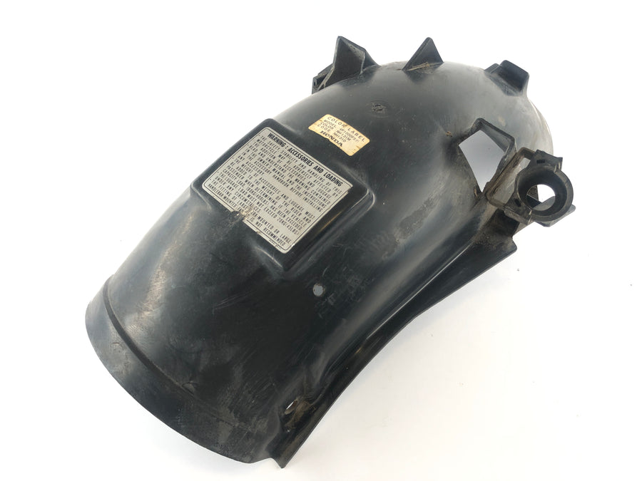 Honda VF 1000 F SC15 [1986] - Panneau intérieur de protection anti-éclaboussures de sous-structure arrière
